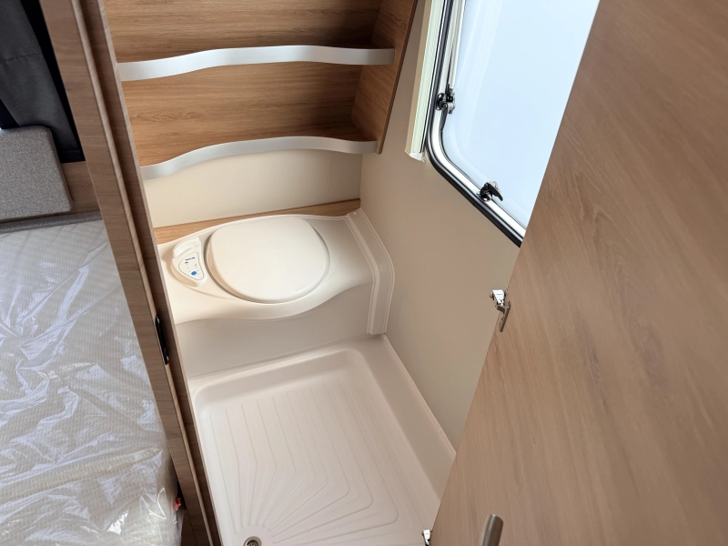 Knaus Sudwind Black Selection 450 FU  foto: 8