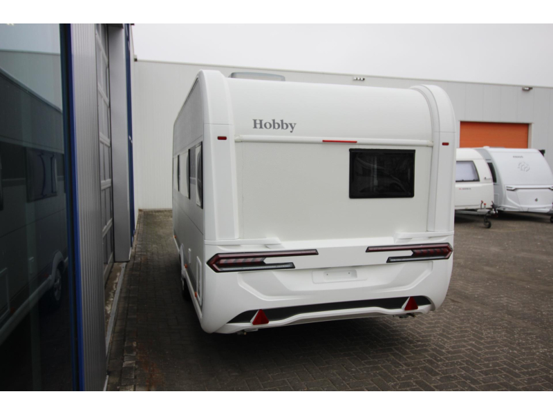 Hobby De Luxe 460 SFF Queensbed 