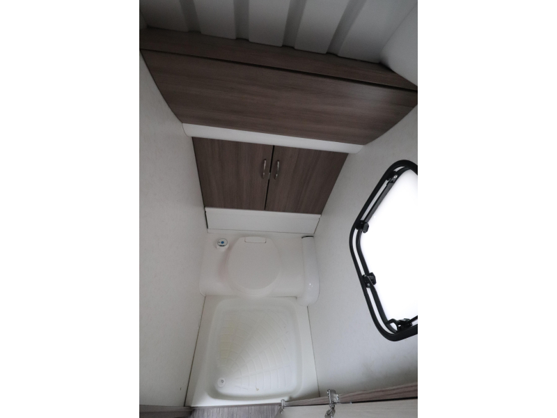 Hobby De Luxe 560 KMFE Stapelbed Mover Tent  foto: 15