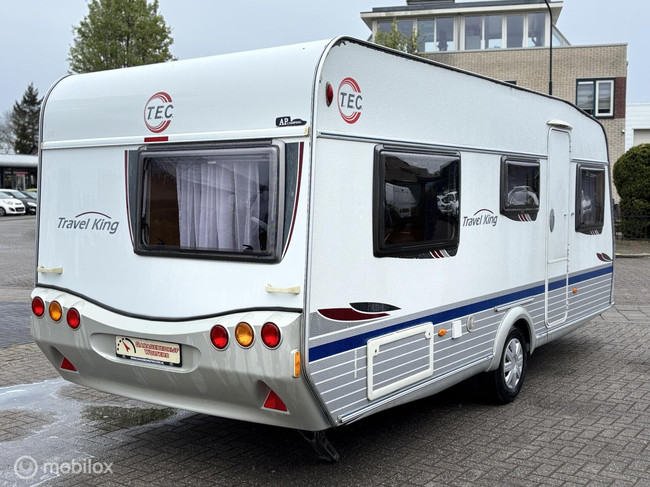 TEC 530 TDF voortent rondzit vastbed L keuken