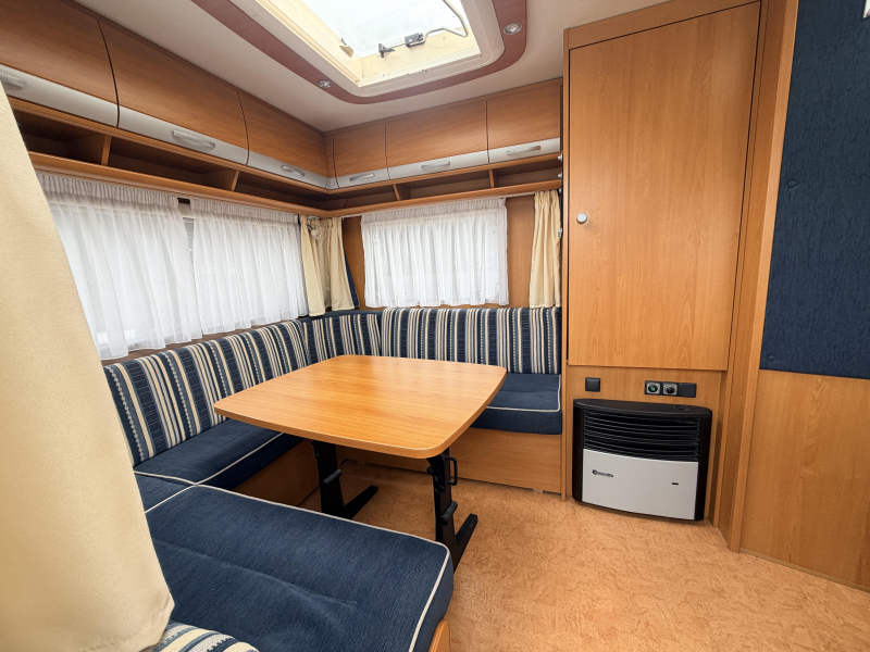 Dethleffs Camper Lifestyle 590 S Queensbed Airco tent  foto: 2