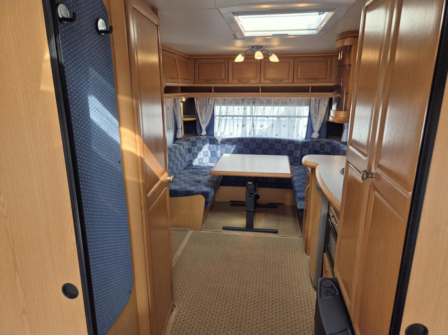 Hobby PRESTIGE 560 Kingsize Bed + Voortent Nw type 2e eig. foto: 18