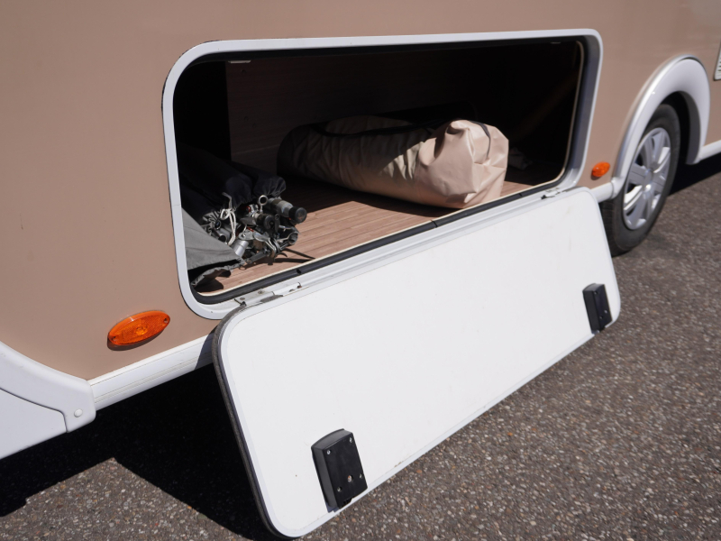 Dethleffs Tourist HD 460 MET UNICO VOORTENT  foto: 13