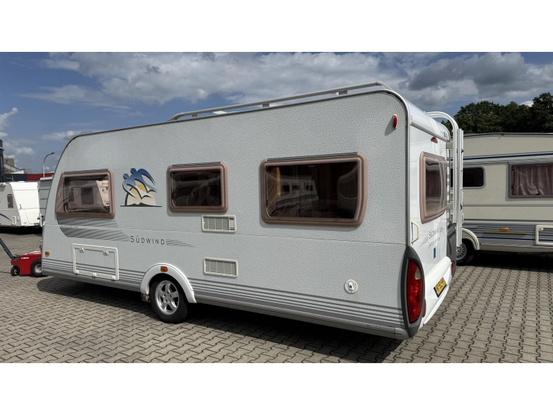 Knaus Sudwind 500 FU frans bed rondzit toilet  foto: 14