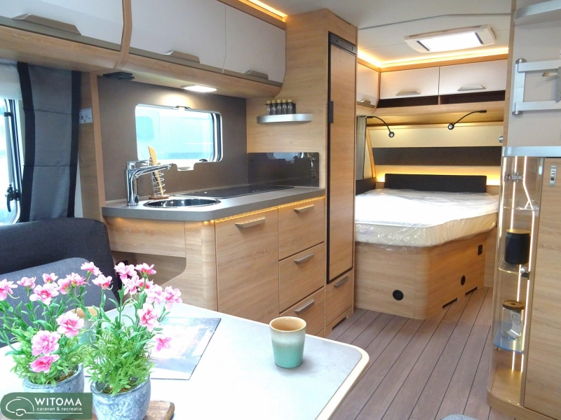 Knaus Sudwind Black Selection 500 FU 50 jaar Witoma voordeel!  foto: 2