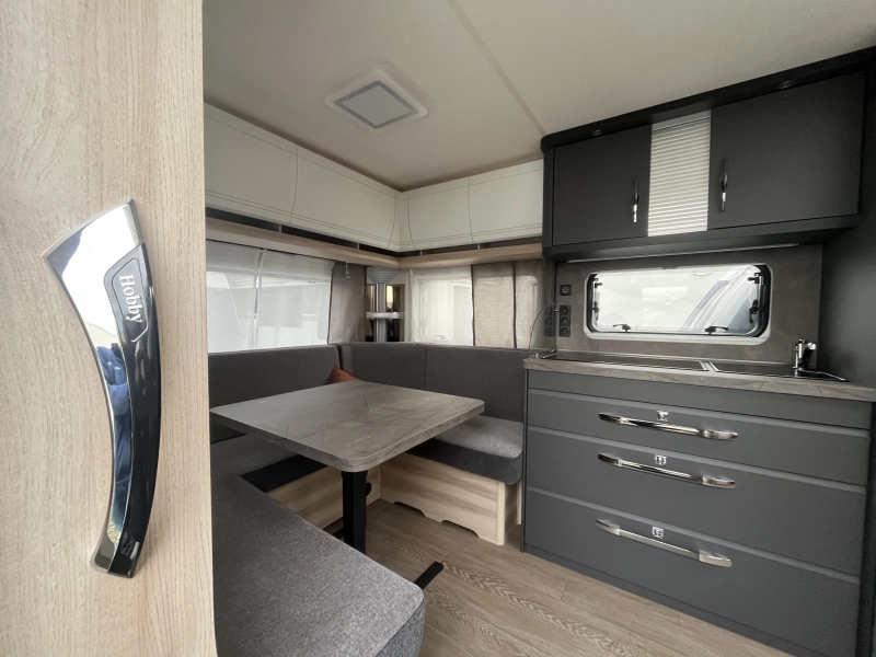 Hobby De Luxe 540 UL 1800kg-bedvebred-reswiel 