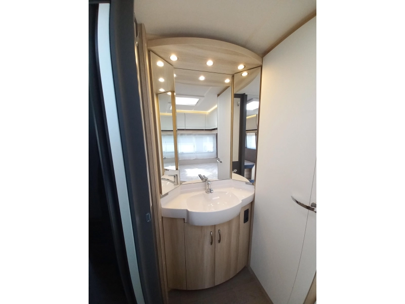 Hobby De Luxe 460 UFE Actie: Gratis Mover  foto: 14