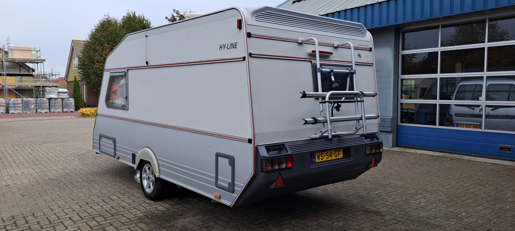KIP HY-LINE met voortent en luifel + mover foto: 2