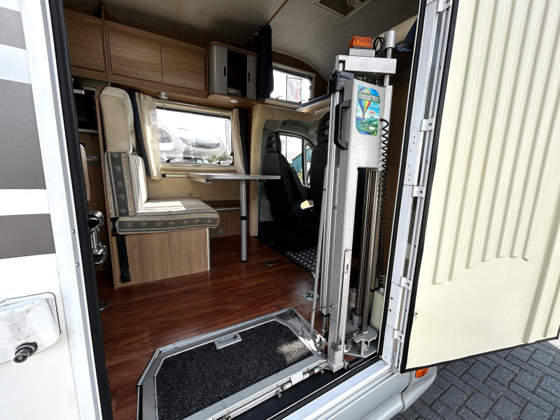 Elnagh M200 CPT Rolstoel-camper met lift  foto: 6