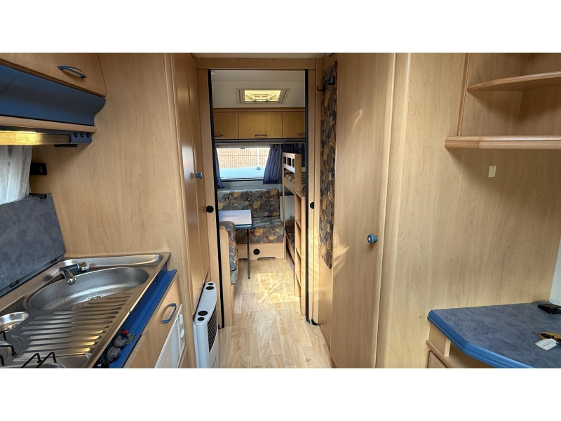 Hobby De Luxe 540 UK kinderkamer rondzit  foto: 10