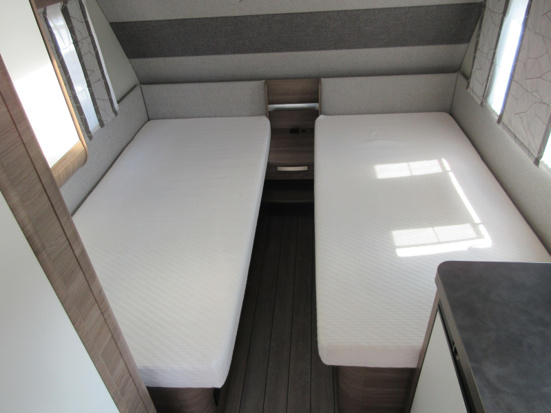 Knaus Sport Silver Selection 460 EU MET MOVER EN VASTE LUIFEL 