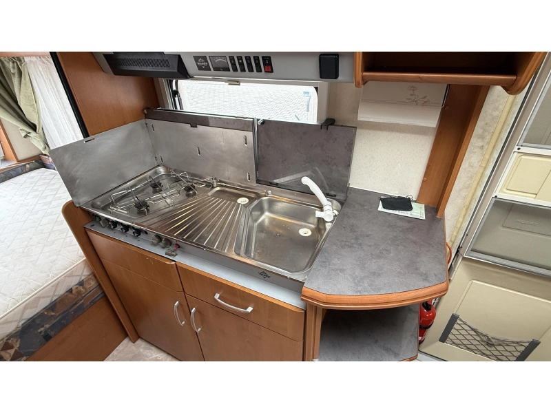Hobby Excellent 470 UF dwars bed rondzit toilet  foto: 7