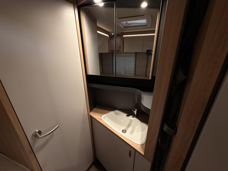 Knaus Sport Platinum 450 FU +vloerverwarming+1700kg  foto: 11