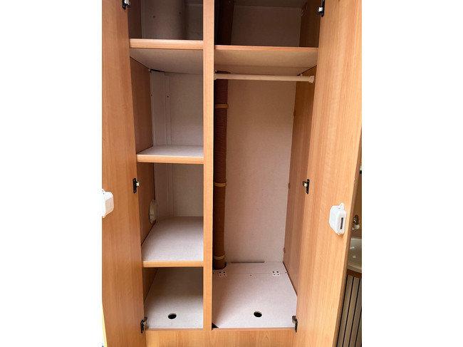 HOME-CAR Racer 45 Spirit | Fransbed | Dinette | Fietsenrek voor | Kachel | Koelkast | Toilet en wasbak foto: 20