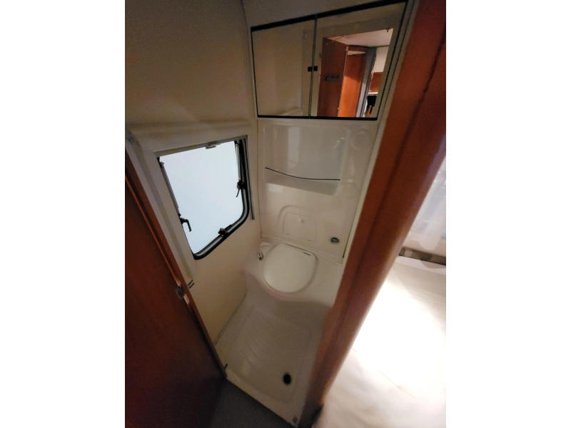 Chateau Calista 450 FHU mover, voortent  foto: 6
