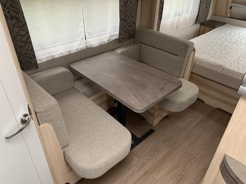 Hobby De Luxe 460 SFF Luifel/TV steun/1500kg  foto: 7