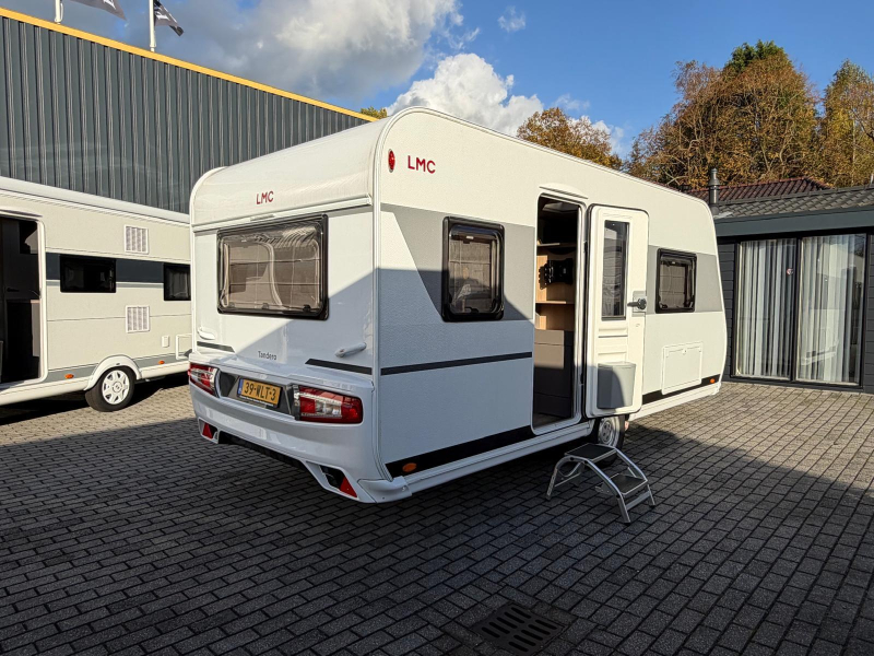 LMC Tandero 480 D Met Truma mover!  foto: 2