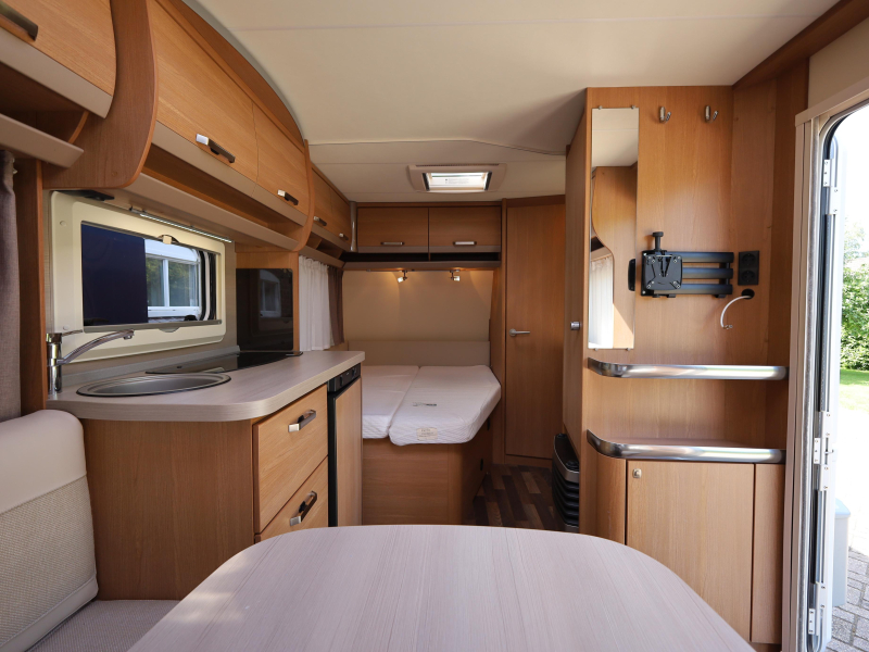 Knaus Sport 450 FU inclusief voortent 