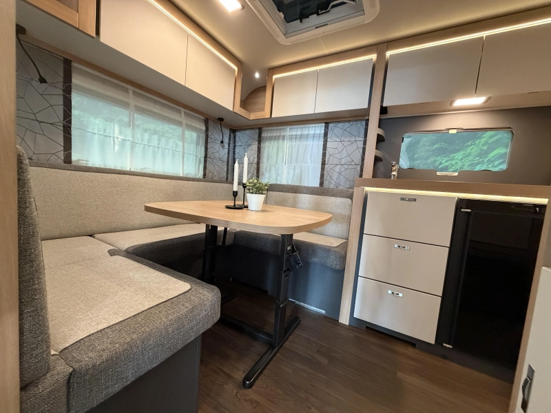 Knaus Sport 450 FU rondzit / fransbed  foto: 10