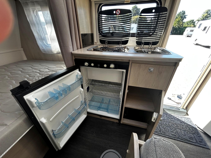 Caravelair Alba 390 Mover, Voortent & luifel  foto: 11