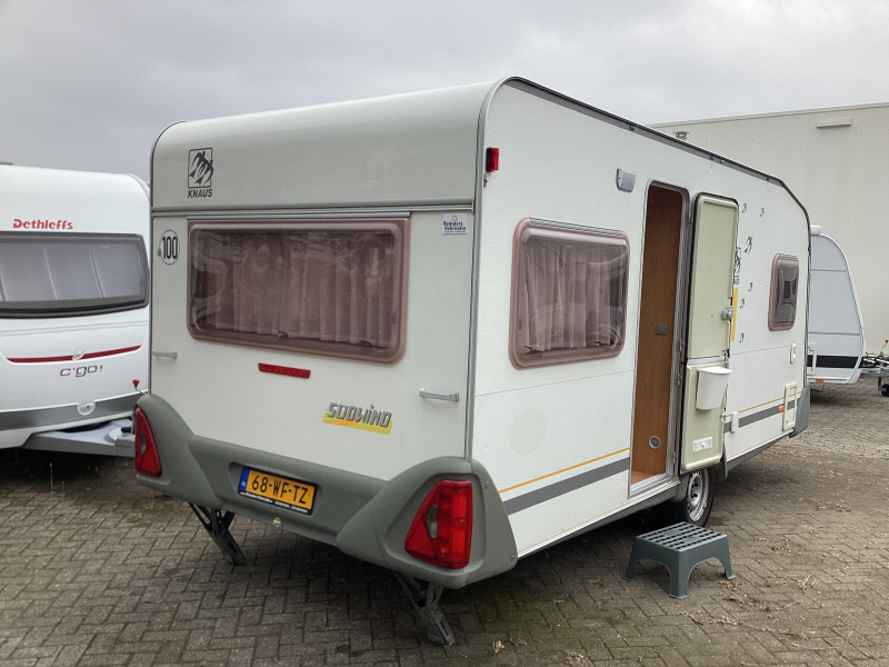 Knaus Sudwind 450 TUF voortent  foto: 20