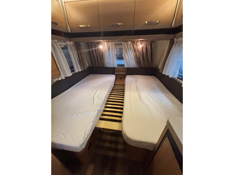 Knaus Sport 460 UE mover, voortent, luifel  foto: 13