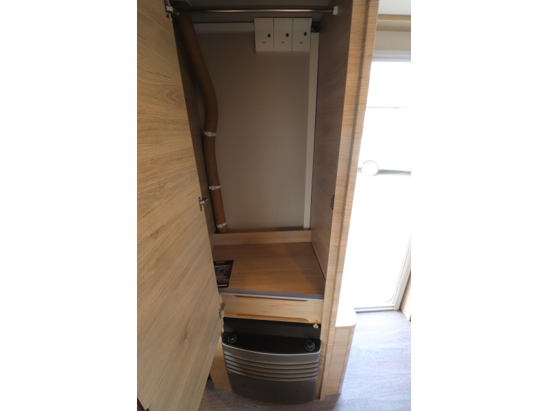 Weinsberg CaraOne Edition HOT 450 FU MODEL 2026 Frans Bed 927  foto: 17