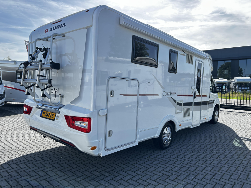 Adria Coral S 690 SC Queensbed/Euro5/2015/7.3m 