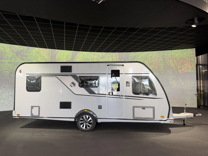 Knaus Sudwind Black Selection 500 QDK stapelbed / dwarsbed  foto: 1