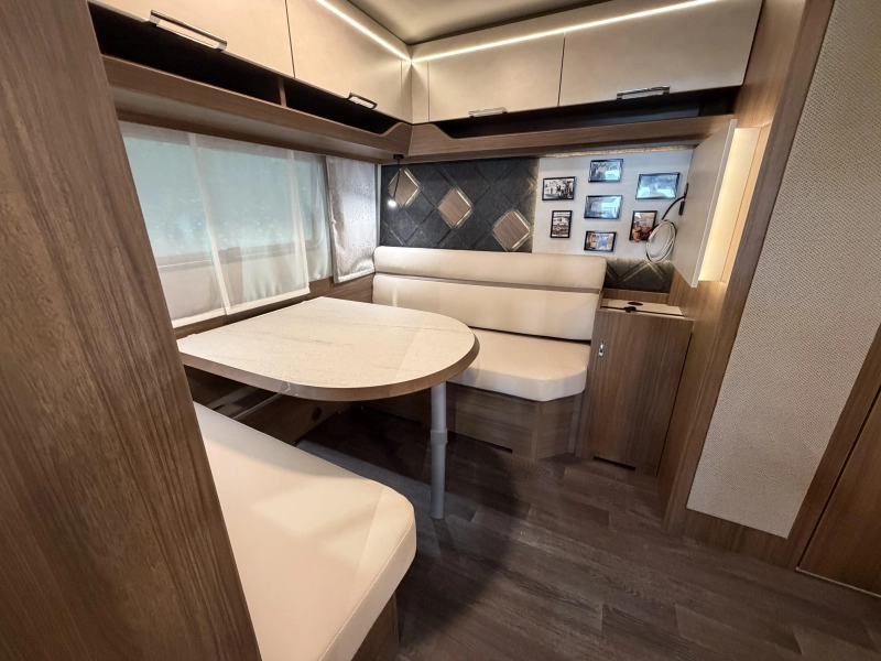 Tabbert Cazadora 460 E enkele bedden / dinette  foto: 9