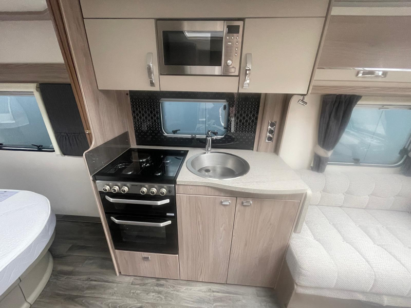 Sprite Cruzer 550 Queensbed 