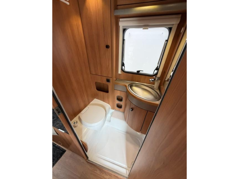 Eriba Nova 495 GL Mover Luifel Voortent  foto: 15