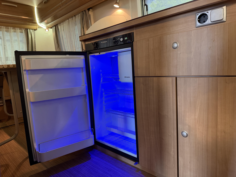 Eriba Touring Triton 410 mover / hefdak  foto: 15