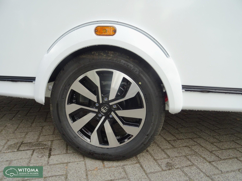 Knaus Sudwind Black Selection 460 EU 50 jaar Witoma voordeel!  foto: 18