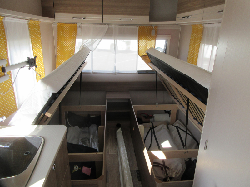 Dethleffs C'Joy Active 460 LE MET MOVER EN VOORTENT  foto: 5