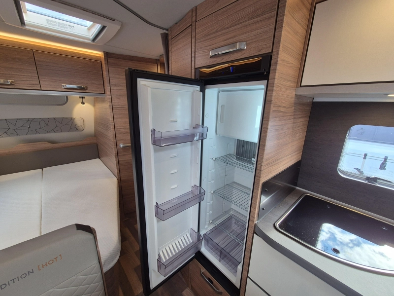 Weinsberg CaraOne Edition HOT 500 FDK Stapelbed  foto: 15
