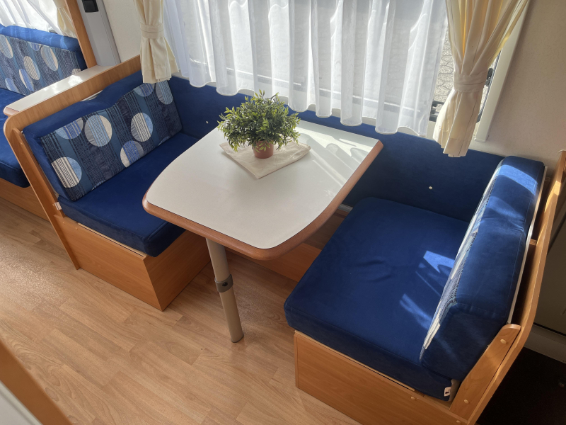Chateau Calypso 480 KMD Stapelbed - Voortent  foto: 5