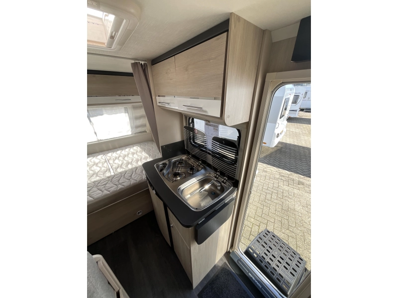 Caravelair Antares Titanium 390 COMPACT-VOORTENT 