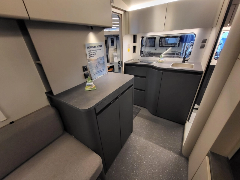 Adria Action Sport 391 LH 'Off-road' en compleet  foto: 17