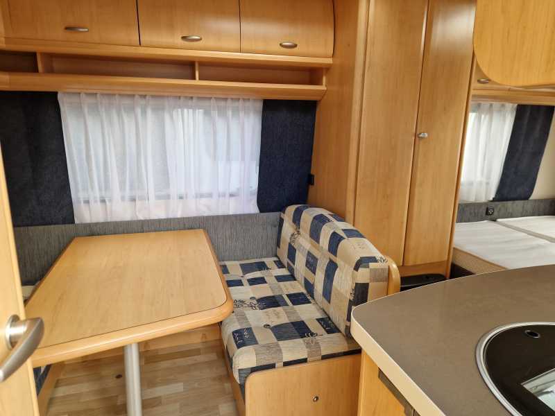 Hobby De Luxe 400 SF Mover/Voortent/Fietsdr.  foto: 7
