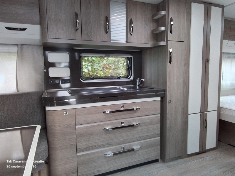 Hobby Prestige 560 UL Aparte bedden+rondzit  foto: 8