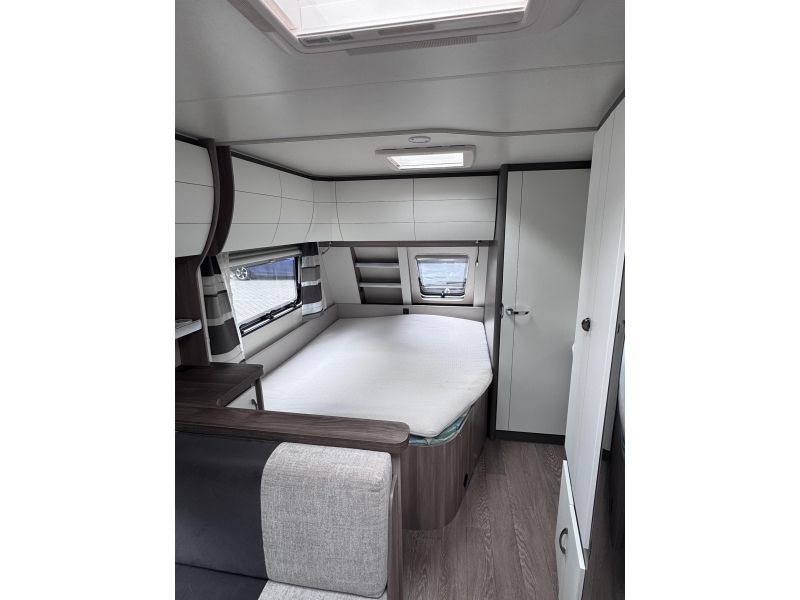 Hobby Excellent Edition 560 KMFE Voortent-mover  foto: 7