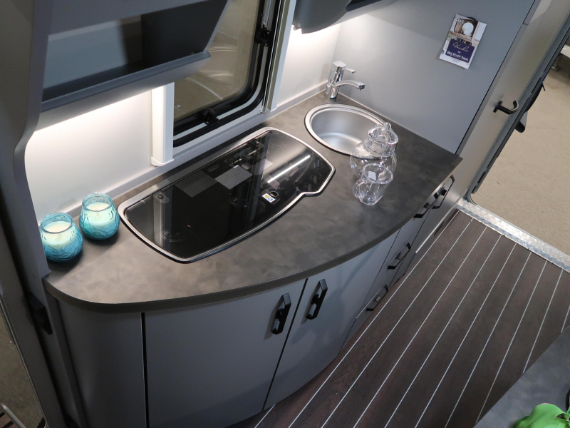 Knaus Sport & Fun Black Edition 480 QL PRIJSVOORDEEL  foto: 3