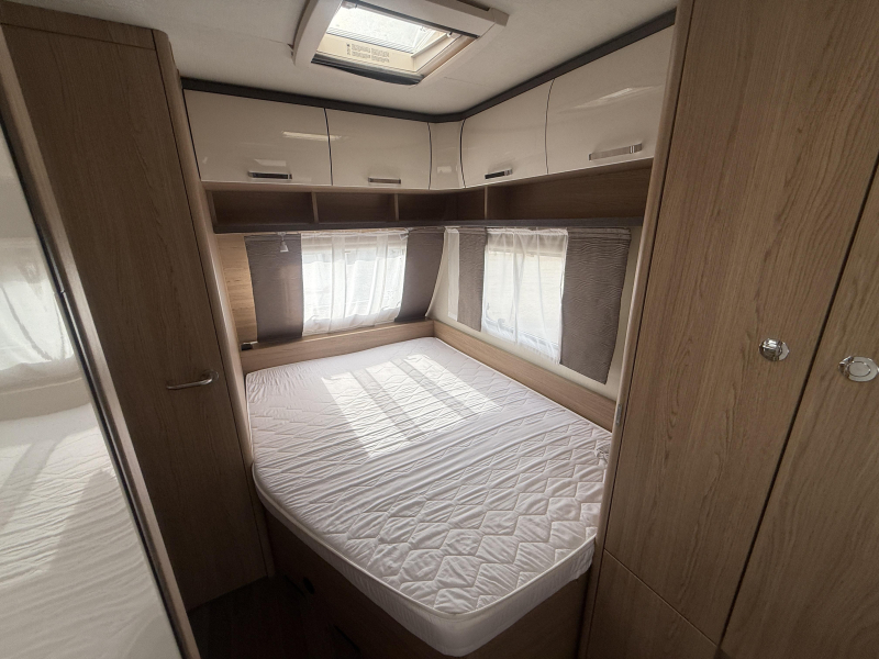 Bürstner Averso Plus 500 TS VOORTENT/HEFBED/6PERSOONS  foto: 15