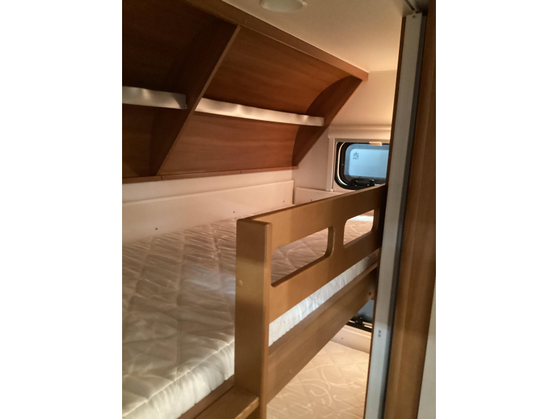 Hobby On Tour 470 KMF voortent  foto: 17