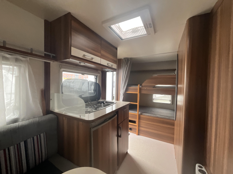 Weinsberg CaraOne 400 LK STAPELBED-VOORTENT  foto: 4
