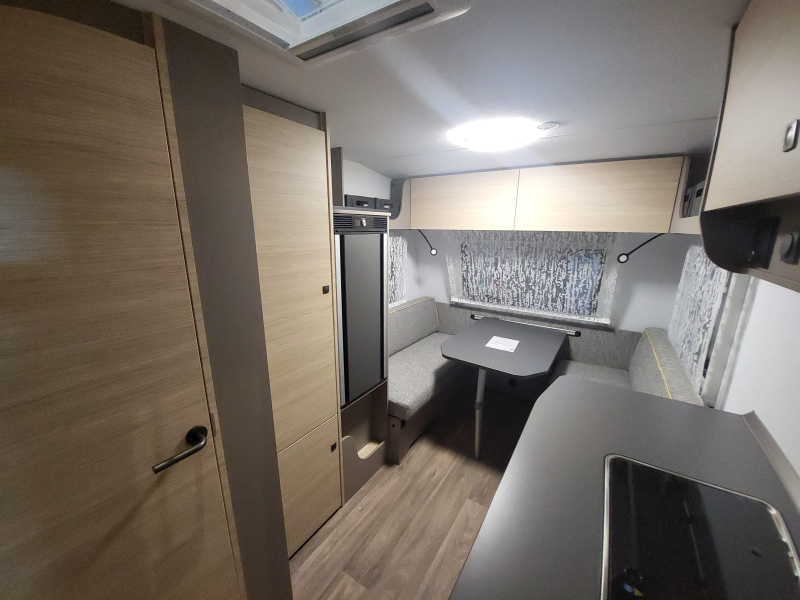NEXT 381 met stapelbed  foto: 9