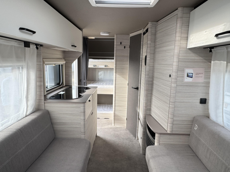 Dethleffs C'Joy 480 QLK Stapelbed met 3 bedden  foto: 5
