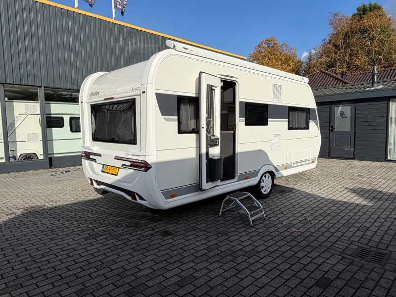Hobby De Luxe 495 UL Met Thule luifel 