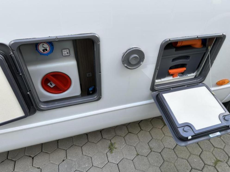 Bürstner Nexxo Van T 690 G LENGTE BEDDEN + 3.650 KG. 